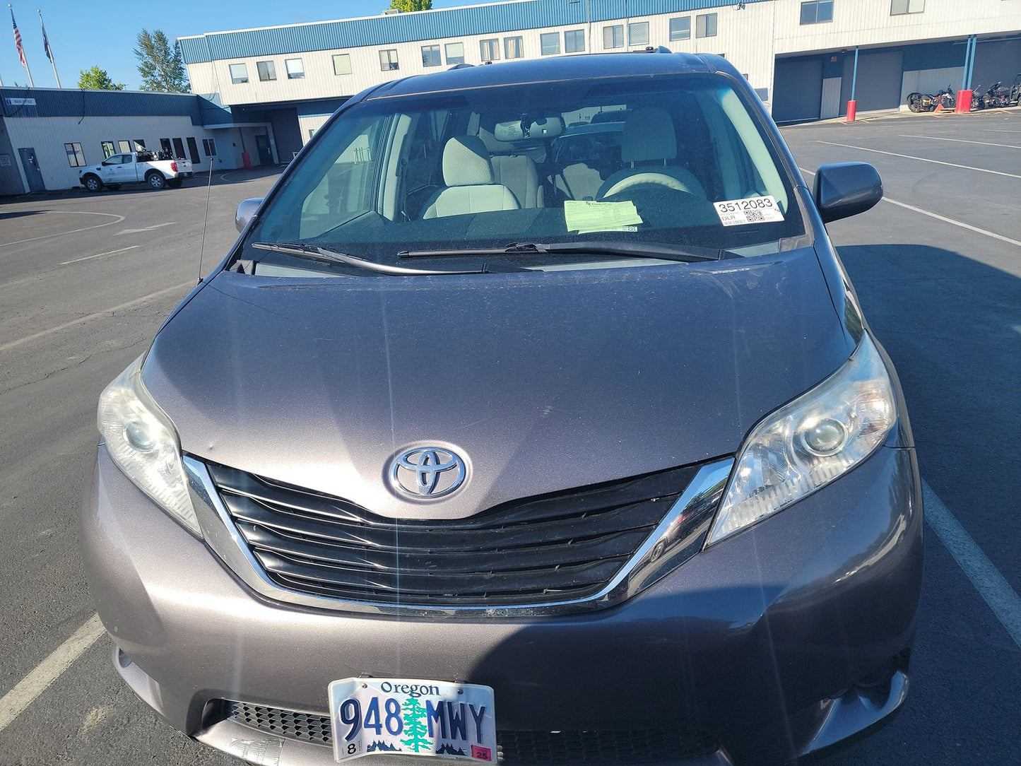 2014 Toyota Sienna LE 8-Passenger 119.3" WB