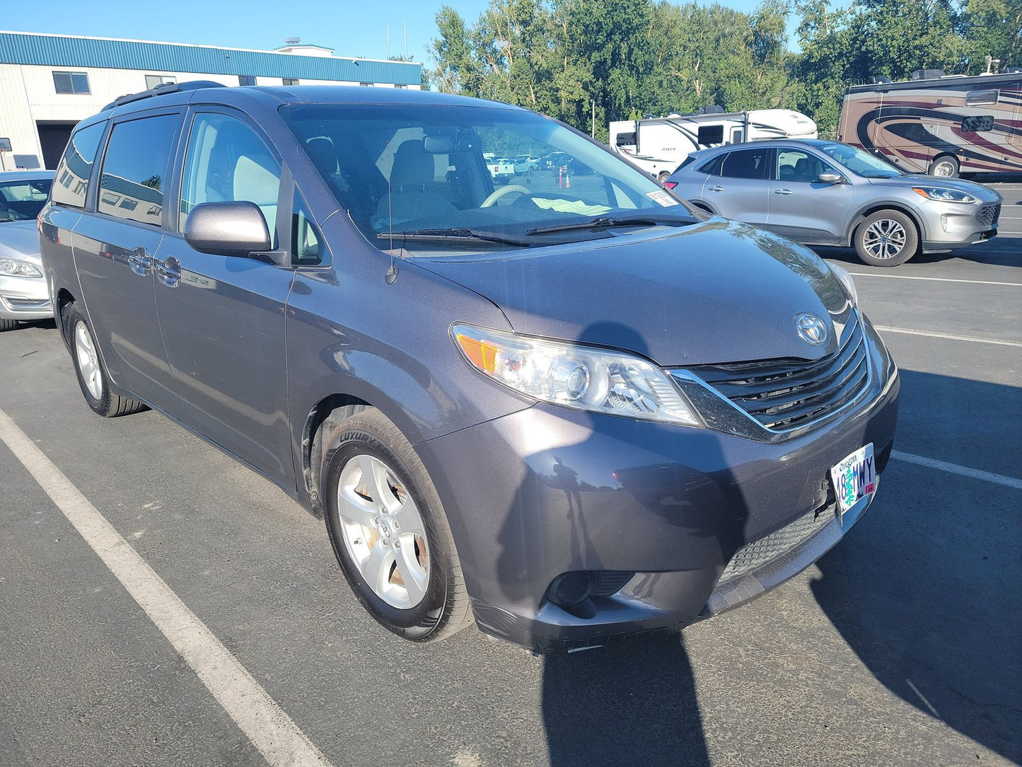 2014 Toyota Sienna LE 8-Passenger 119.3" WB