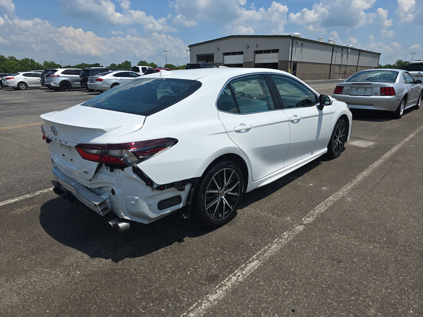 2023 Toyota Camry SE