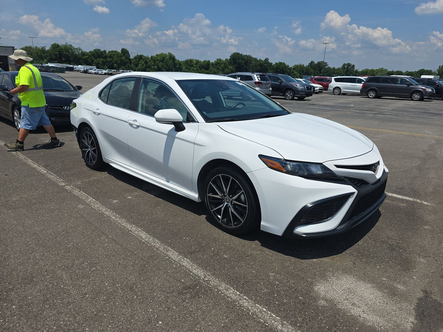 2023 Toyota Camry SE