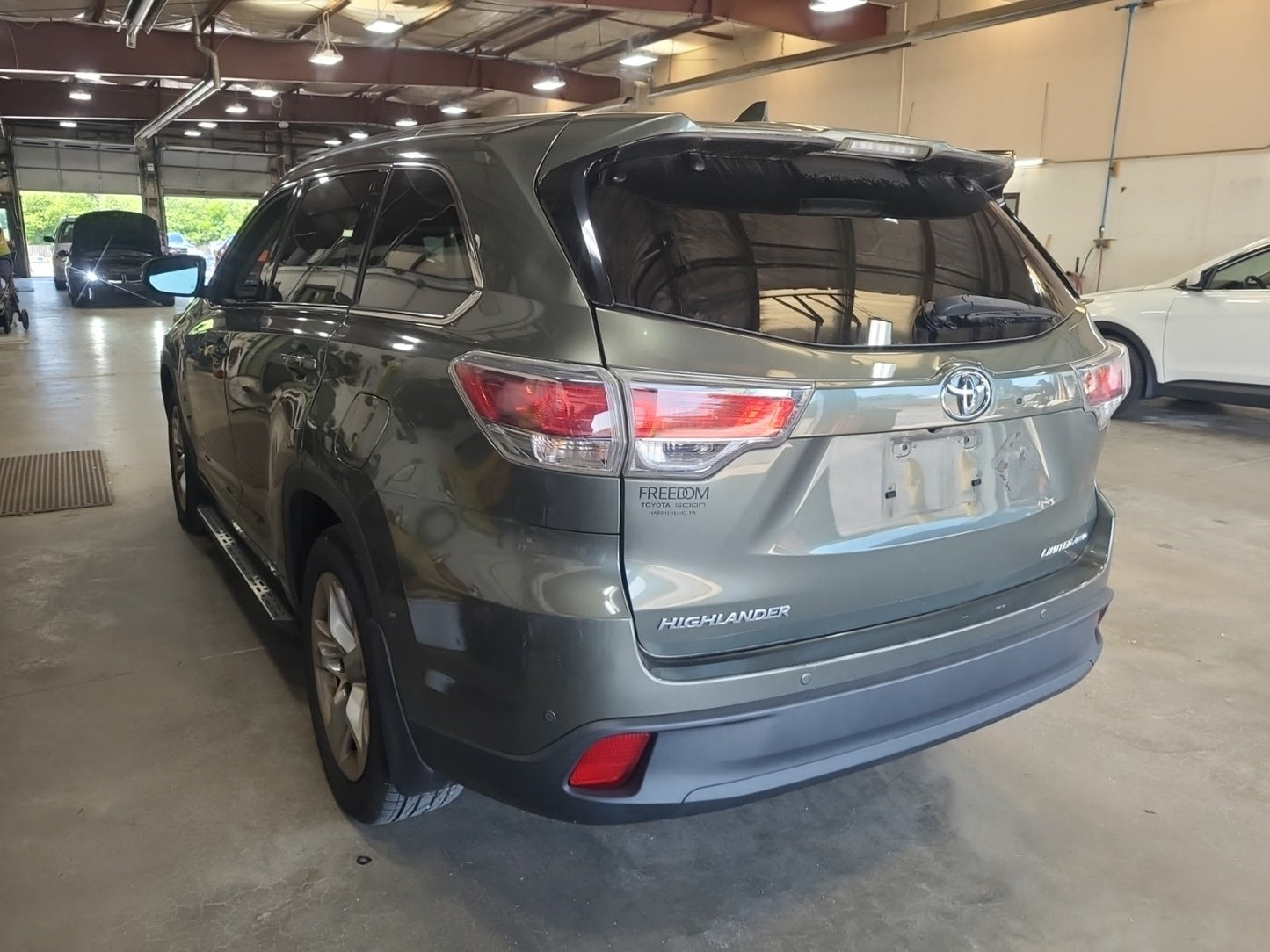 2015 TOYOTA HIGHLANDER LIMITED