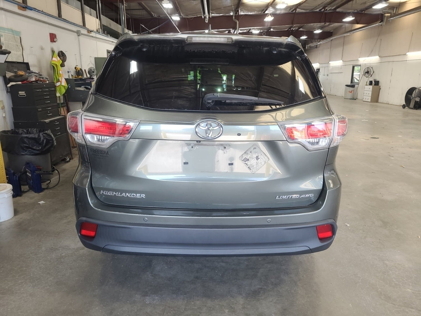 2015 TOYOTA HIGHLANDER LIMITED