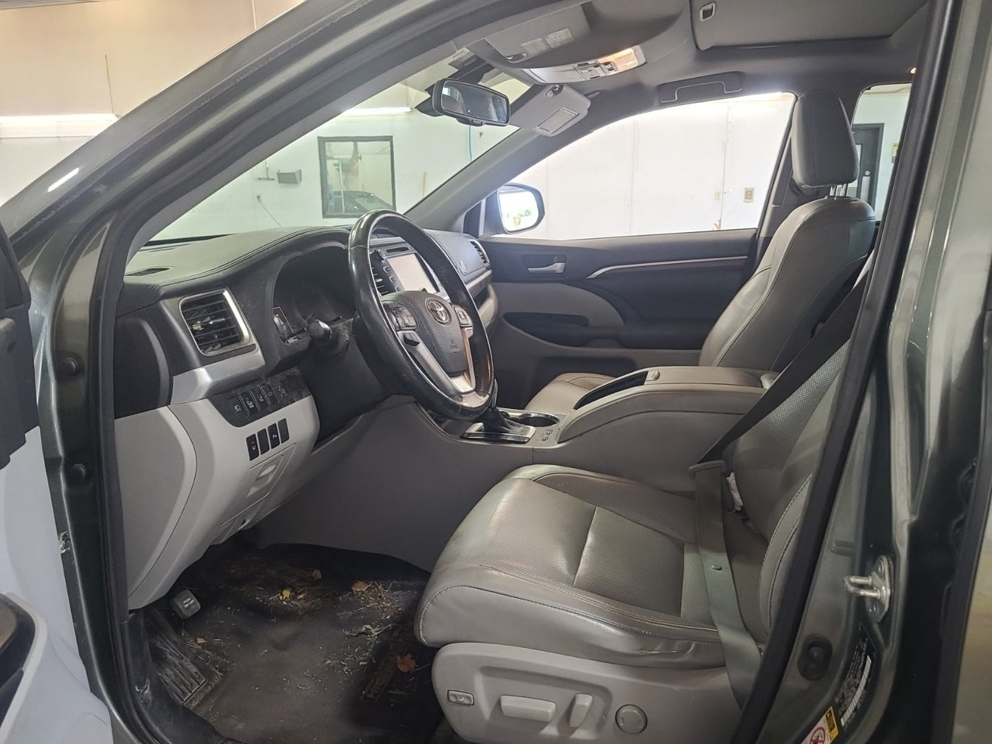 2015 TOYOTA HIGHLANDER LIMITED