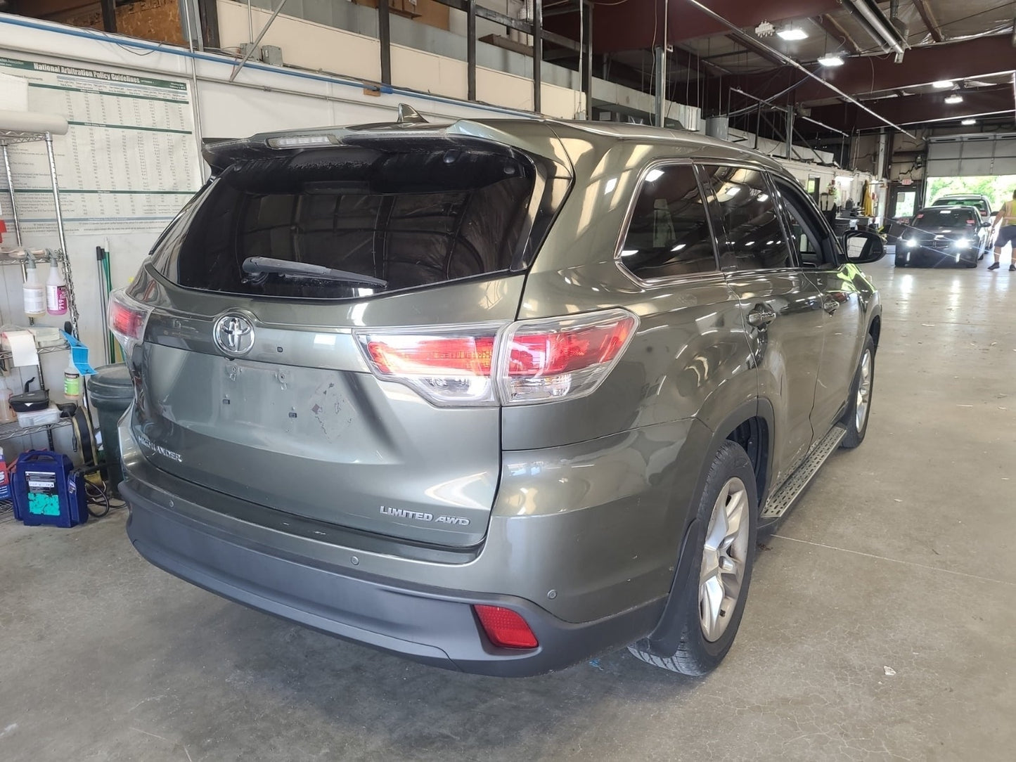 2015 TOYOTA HIGHLANDER LIMITED